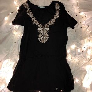 Longer, sinched v-neck tee